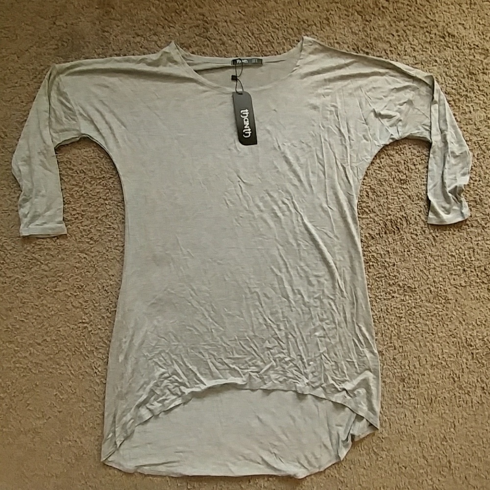 Three basic shirts - Picture 3 of 4